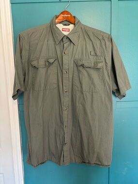 Wrangler Men’s Short Sleeve Button-Up Shirt - Olive Green Size XL 100% Cotton